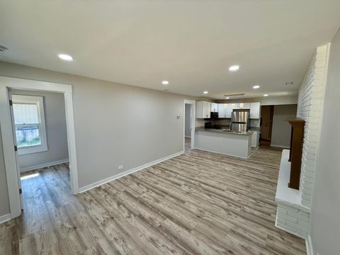 Tiny photo for 26346 N Walnut Avenue, Mundelein, IL 60060 (MLS # 12450154)
