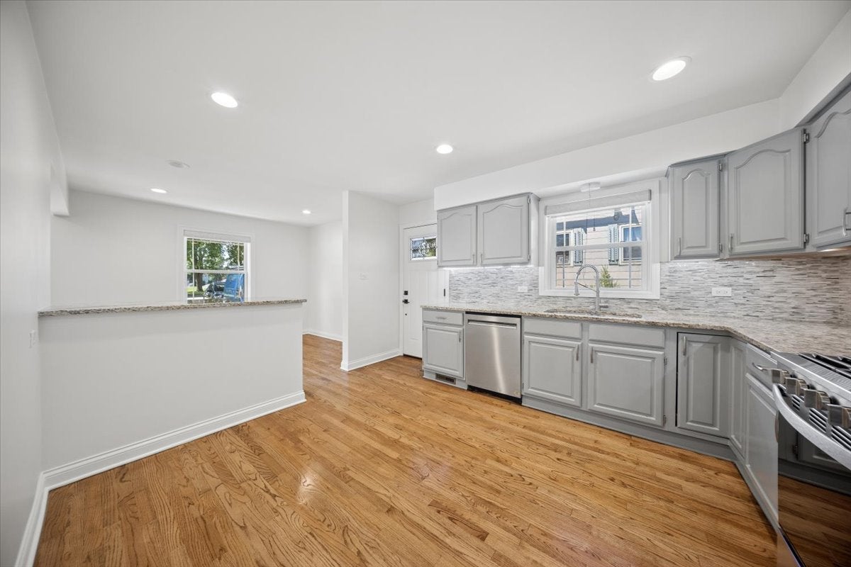 232 E 55th Street