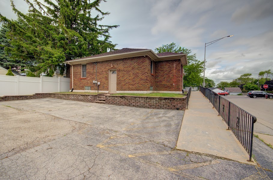 1100 W Jefferson Street