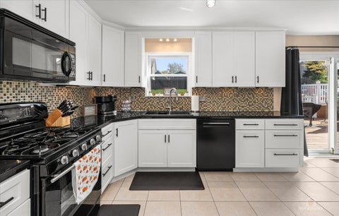 Tiny photo for 926 E Stone Creek Circle, Crystal Lake, IL 60014 (MLS # 12785305)