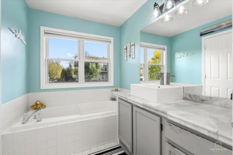Tiny photo for 926 E Stone Creek Circle, Crystal Lake, IL 60014 (MLS # 12785305)