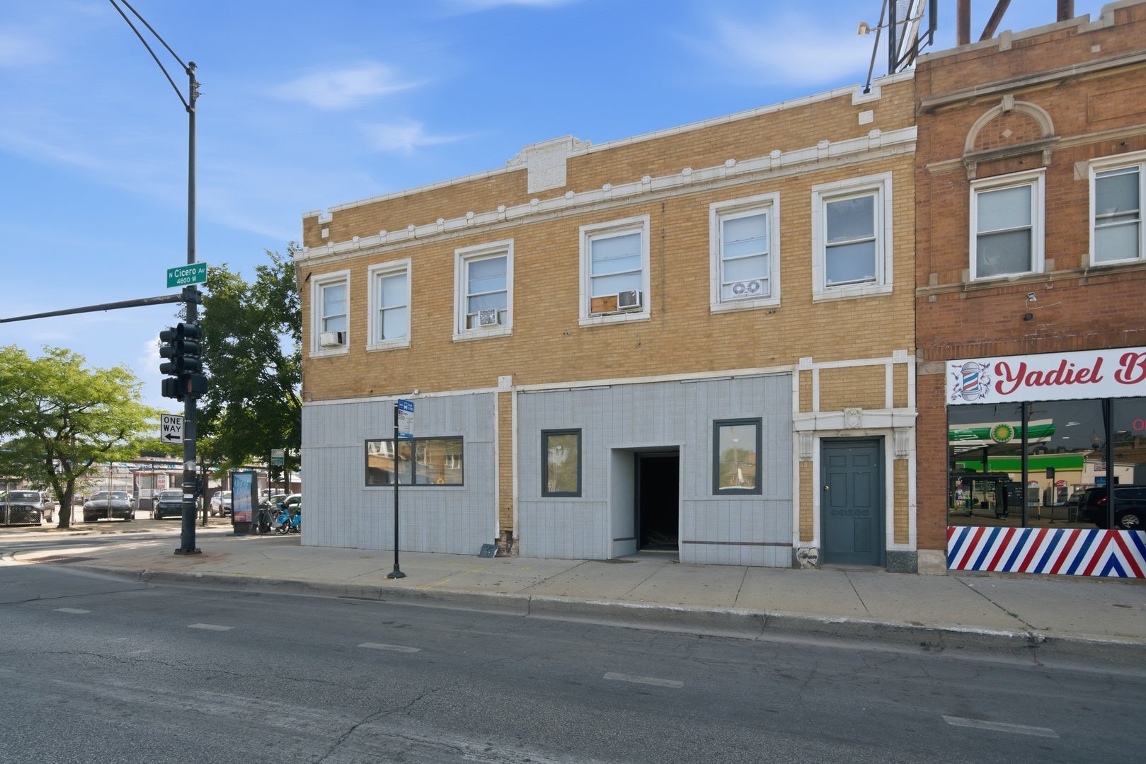 2957 N Cicero Avenue