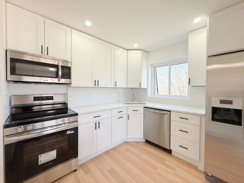 Tiny photo for 207 Uteg Street #302, Crystal Lake, IL 60014 (MLS # 12588520)