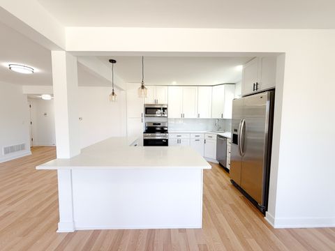 Tiny photo for 207 Uteg Street #302, Crystal Lake, IL 60014 (MLS # 12588520)