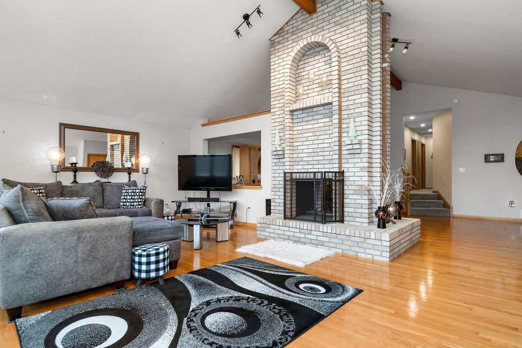 8430 Horizon Court