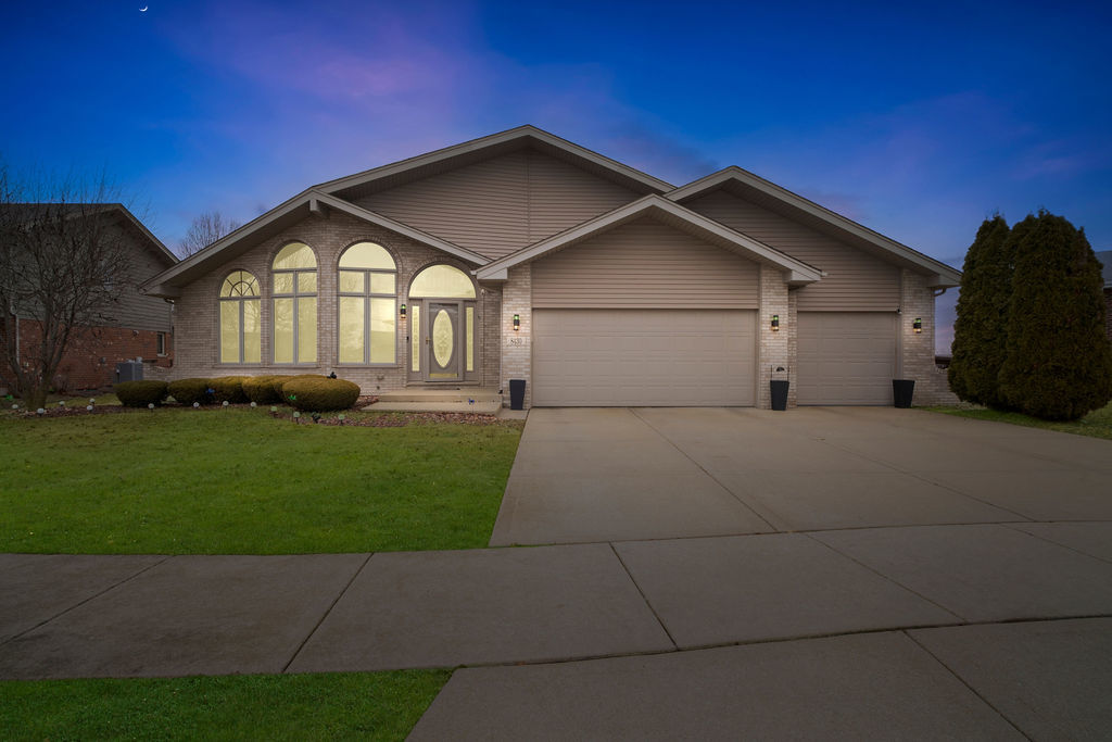 8430 Horizon Court