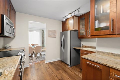 Tiny photo for 1405 E Central Road #222C, Arlington Heights, IL 60005 (MLS # 12579191)