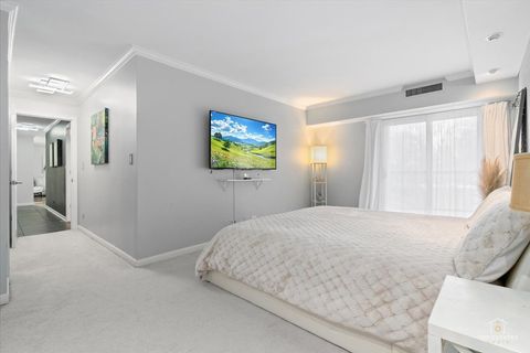 Tiny photo for 1405 E Central Road #222C, Arlington Heights, IL 60005 (MLS # 12579191)