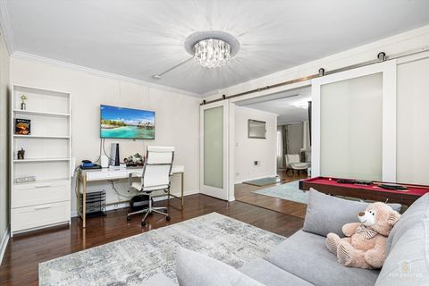 Tiny photo for 1405 E Central Road #222C, Arlington Heights, IL 60005 (MLS # 12579191)