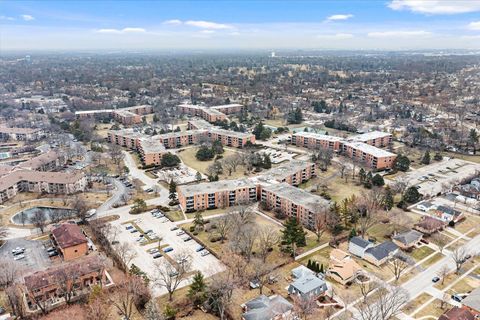 Tiny photo for 1405 E Central Road #222C, Arlington Heights, IL 60005 (MLS # 12579191)