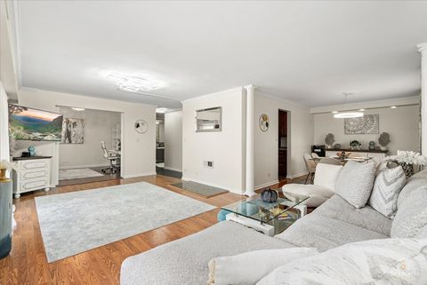 Tiny photo for 1405 E Central Road #222C, Arlington Heights, IL 60005 (MLS # 12579191)