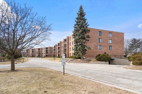 Tiny photo for 1405 E Central Road #222C, Arlington Heights, IL 60005 (MLS # 12579191)