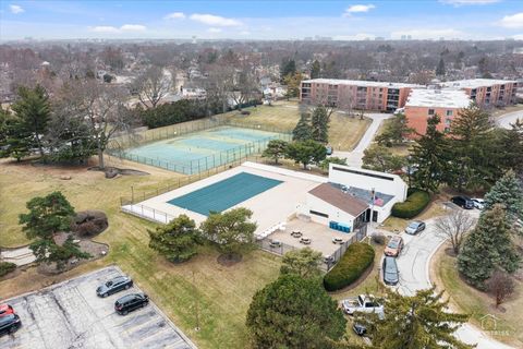 Tiny photo for 1405 E Central Road #222C, Arlington Heights, IL 60005 (MLS # 12579191)