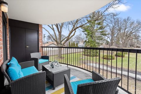 Tiny photo for 1405 E Central Road #222C, Arlington Heights, IL 60005 (MLS # 12579191)