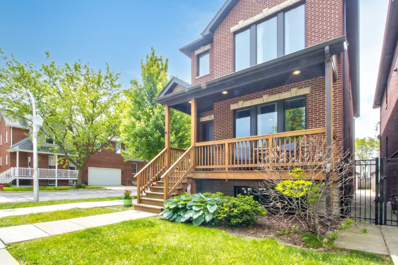 901 W 37TH Street
