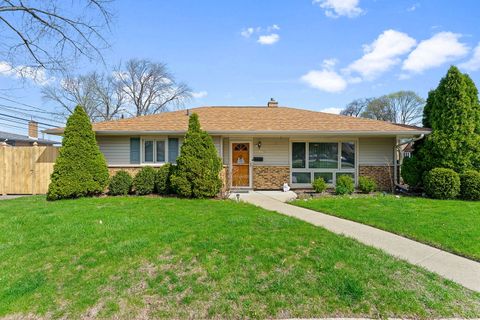 Tiny photo for 9966 S California Avenue, Evergreen Park, IL 60805 (MLS # 12595848)