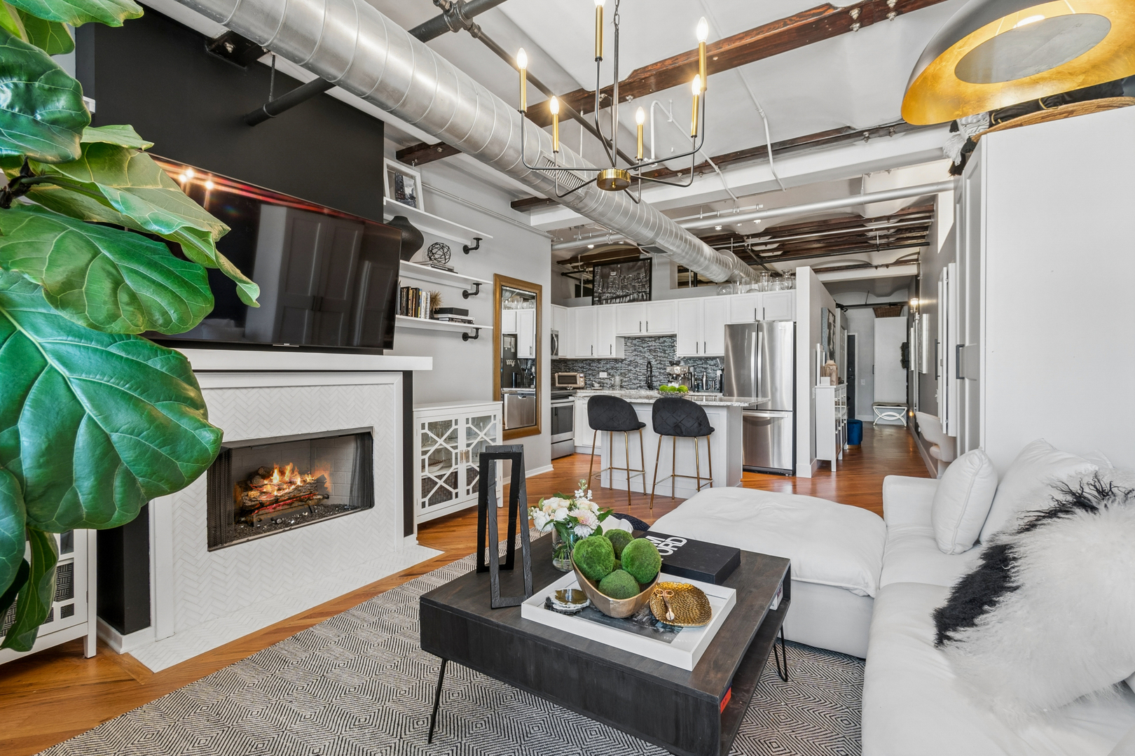 500 S Clinton Street 641