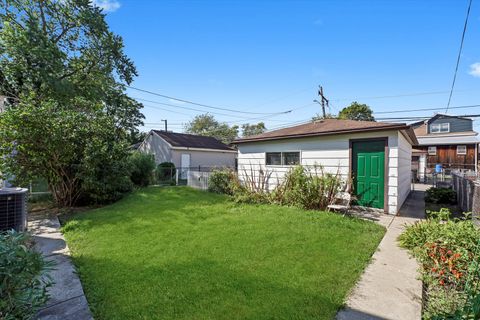 Tiny photo for 1222 Cuyler Avenue, Berwyn, IL 60402 (MLS # 12487597)