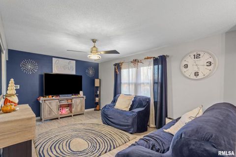 Tiny photo for 4036 HILLANDALE Road, Davenport, IA 52806 (MLS # QC4269417)