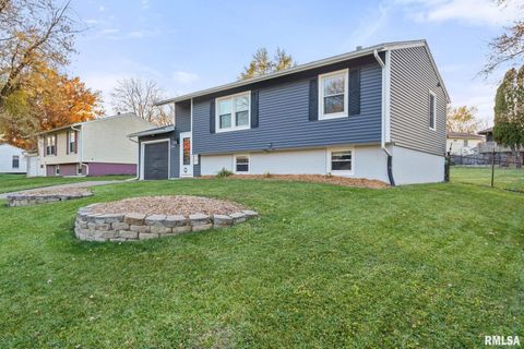 Tiny photo for 4036 HILLANDALE Road, Davenport, IA 52806 (MLS # QC4269417)