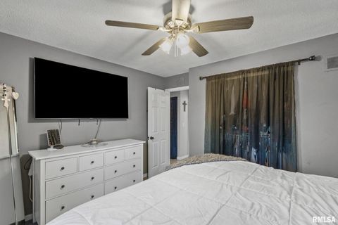 Tiny photo for 4036 HILLANDALE Road, Davenport, IA 52806 (MLS # QC4269417)