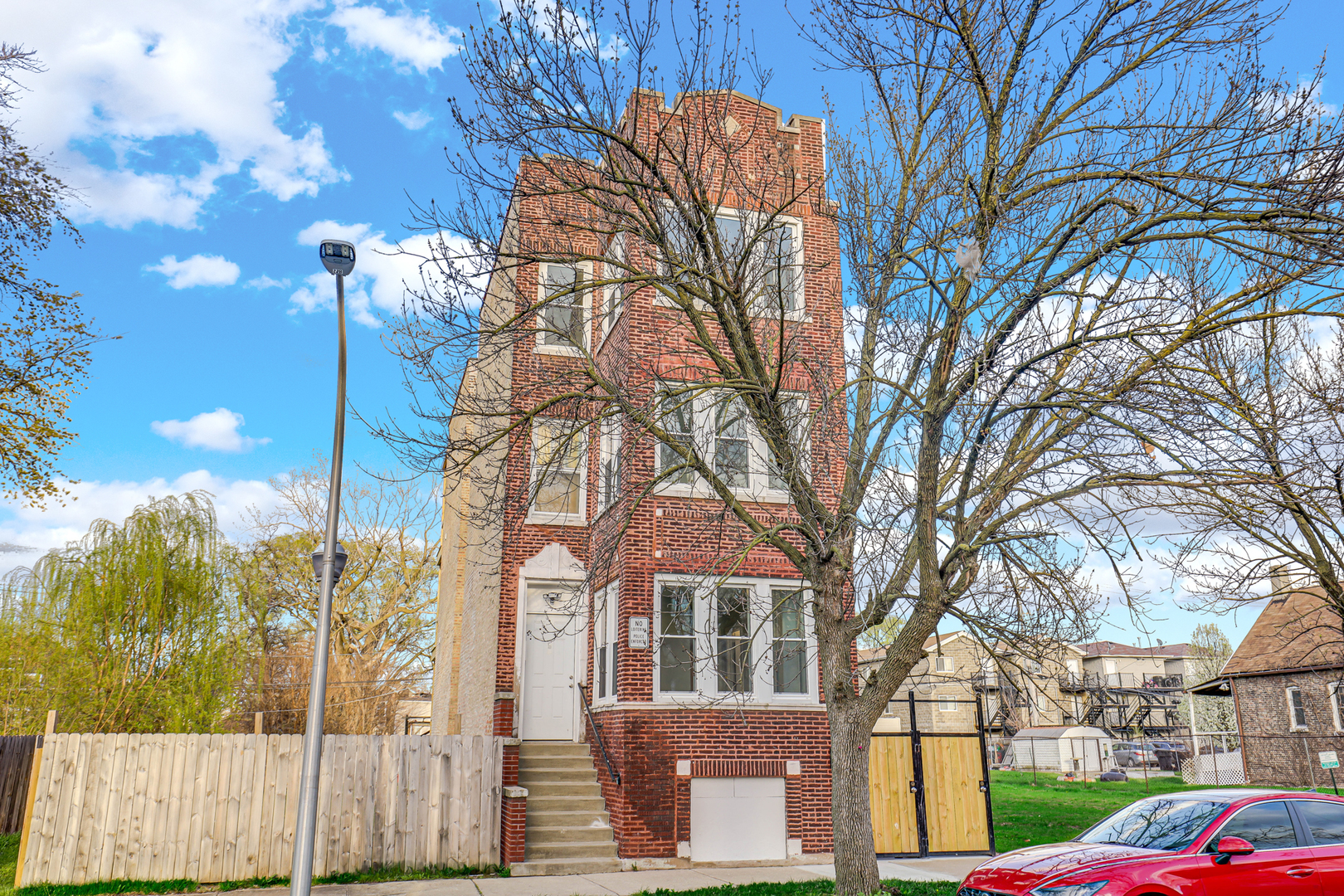 1315 S Kolin Avenue