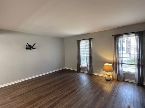 Tiny photo for 1990 Oxford Lane, Hoffman Estates, IL 60169 (MLS # 12768205)