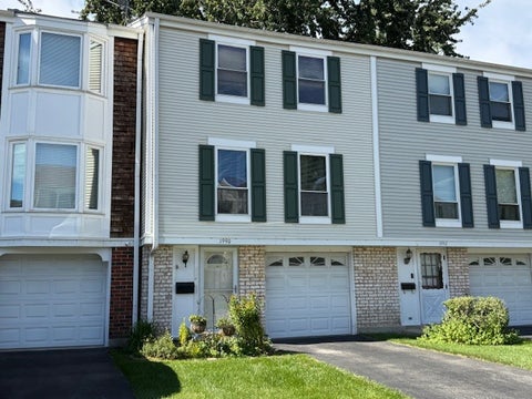 Photo of 1990 Oxford Lane, Hoffman Estates, IL 60169 (MLS # 12768205)