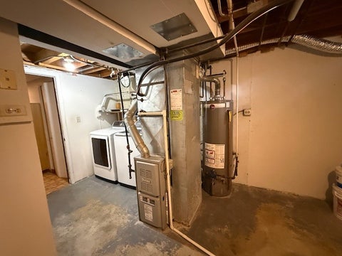 Tiny photo for 1990 Oxford Lane, Hoffman Estates, IL 60169 (MLS # 12768205)