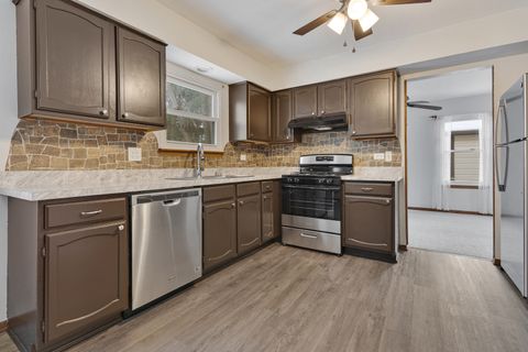 Tiny photo for 820 Red Coach Lane, Algonquin, IL 60102 (MLS # 12534415)