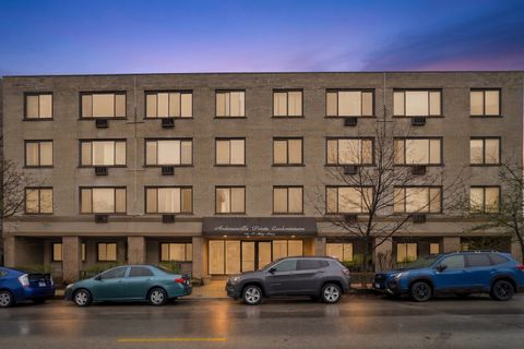 Photo of 6060 N Ridge Avenue N #4E, Chicago, IL 60660 (MLS # 12610624)