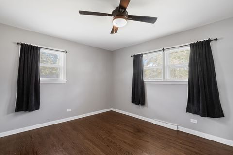 Tiny photo for 847 Mckinley Avenue, Mundelein, IL 60060 (MLS # 12493169)