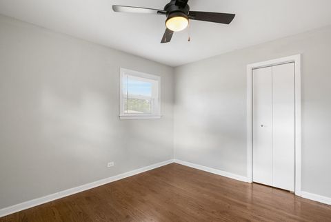 Tiny photo for 847 Mckinley Avenue, Mundelein, IL 60060 (MLS # 12493169)