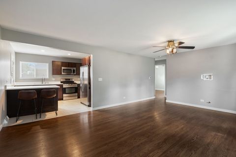 Tiny photo for 847 Mckinley Avenue, Mundelein, IL 60060 (MLS # 12493169)