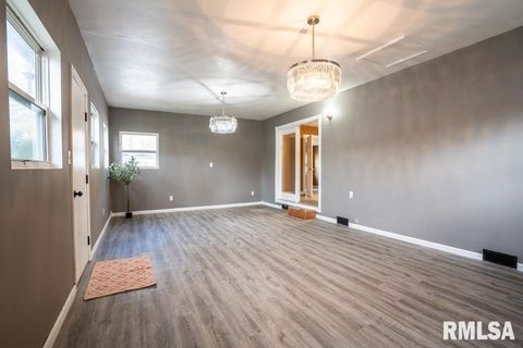 Tiny photo for 1401 S THOMAS Street, Carterville, IL 62918 (MLS # QC4269451)