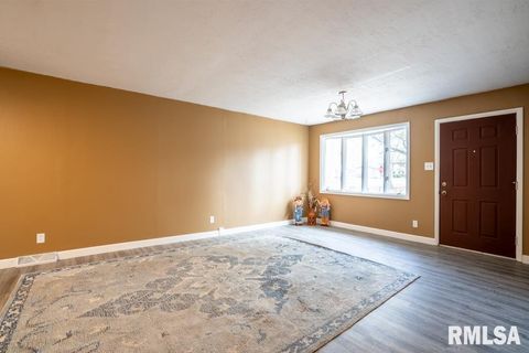 Tiny photo for 1401 S THOMAS Street, Carterville, IL 62918 (MLS # QC4269451)