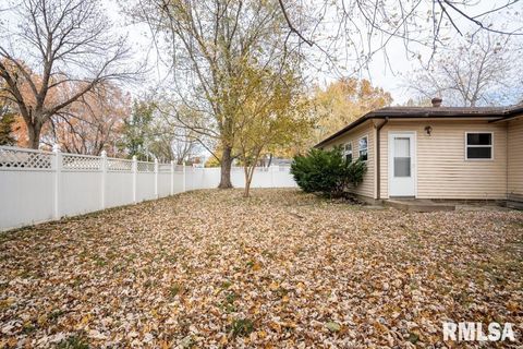 Tiny photo for 1401 S THOMAS Street, Carterville, IL 62918 (MLS # QC4269451)