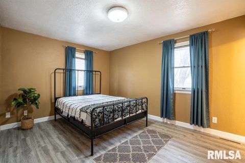 Tiny photo for 1401 S THOMAS Street, Carterville, IL 62918 (MLS # QC4269451)