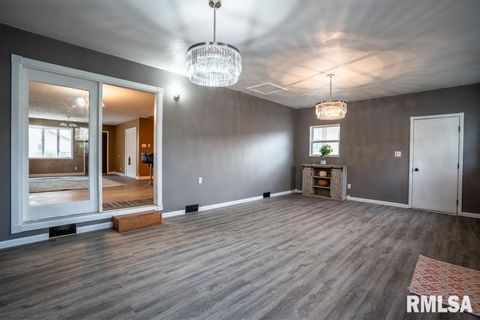 Tiny photo for 1401 S THOMAS Street, Carterville, IL 62918 (MLS # QC4269451)