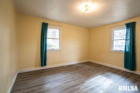 Tiny photo for 1401 S THOMAS Street, Carterville, IL 62918 (MLS # QC4269451)