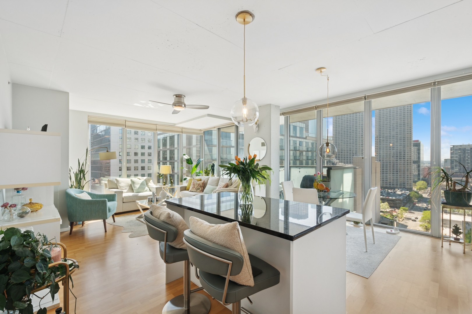 659 W RANDOLPH Street 1720