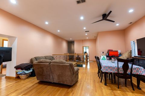 Tiny photo for 4716 N Kilbourn Avenue, Chicago, IL 60630 (MLS # 12548066)