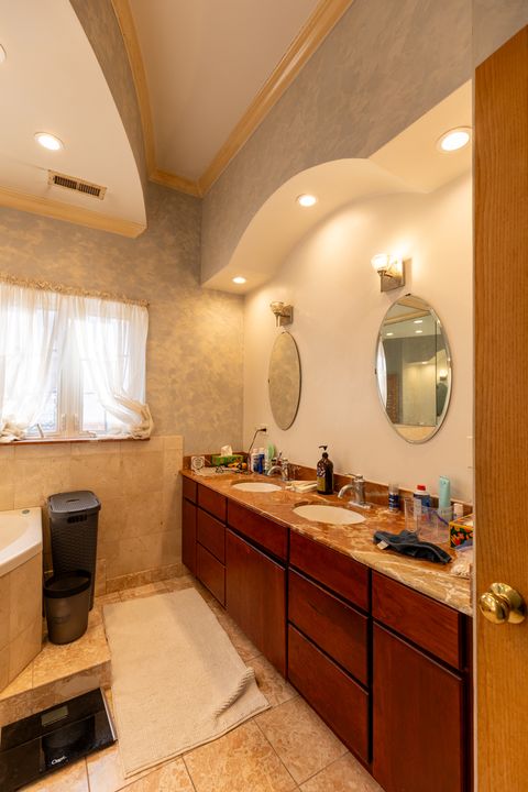 Tiny photo for 4716 N Kilbourn Avenue, Chicago, IL 60630 (MLS # 12548066)