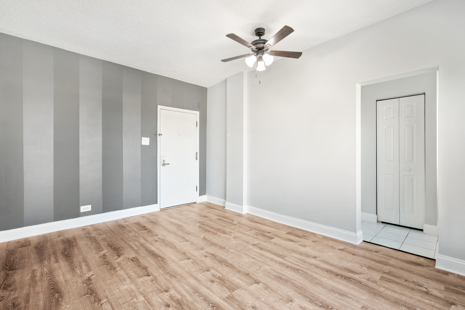 4520 N CLARENDON Avenue 708