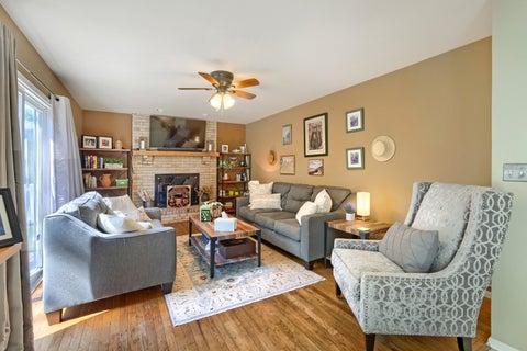 Tiny photo for 654 Matthew Lane, Carol Stream, IL 60188 (MLS # 12762151)