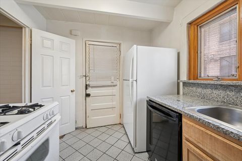 Tiny photo for 1140 W Lunt Avenue #1B, Chicago, IL 60626 (MLS # 12619630)