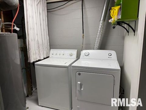 Tiny photo for 404 N MAPLE Street, Christopher, IL 62822 (MLS # EB459557)