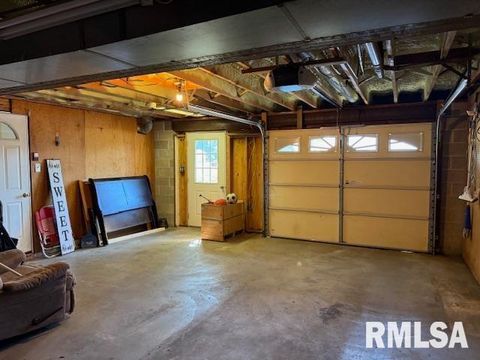 Tiny photo for 404 N MAPLE Street, Christopher, IL 62822 (MLS # EB459557)