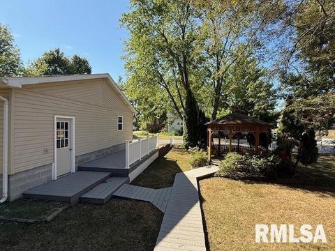 Tiny photo for 404 N MAPLE Street, Christopher, IL 62822 (MLS # EB459557)