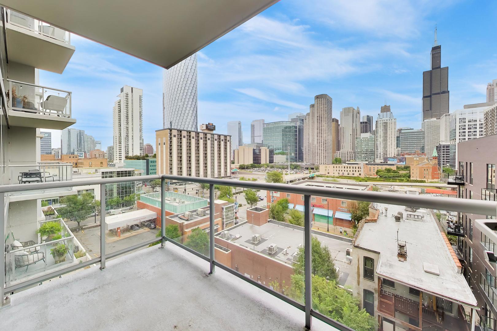 125 S Green Street 805A
